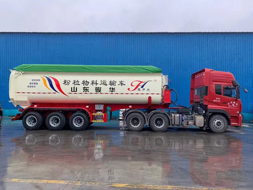 罐式后翻自卸车